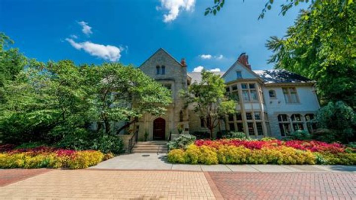 A Glimpse into Aaron Boone's Residence and Life