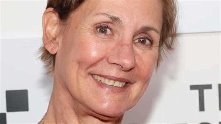 In Loving Memory of Laurie Metcalf: A Tribute to a Remarkable Career